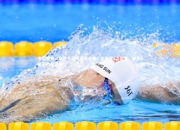 【九游体育官网】中超联赛，申花与深圳互交白卷，全场仅3次射正，申花8轮不败稳居第三